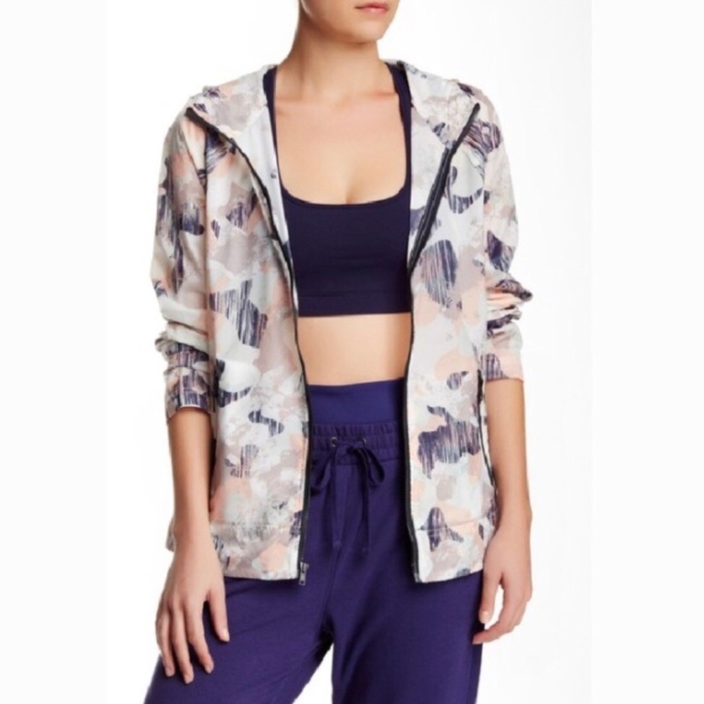 NWT $128 NYDJ Printed Sports Camo Lightweight Windbreaker Size M - Picture 2 of 10